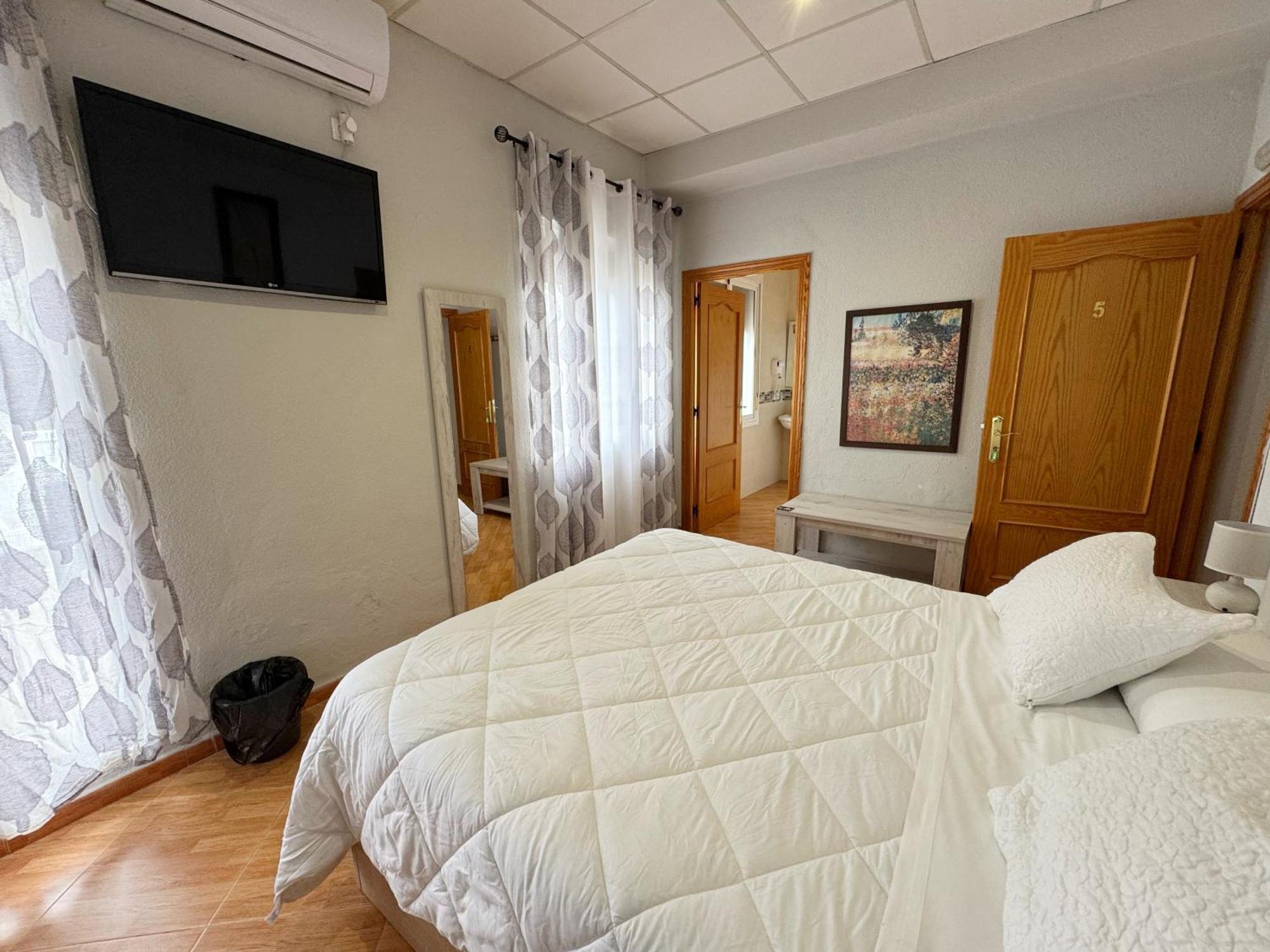 Hostal El Brillante - Alojamientos El Duque Cordoba Phòng bức ảnh