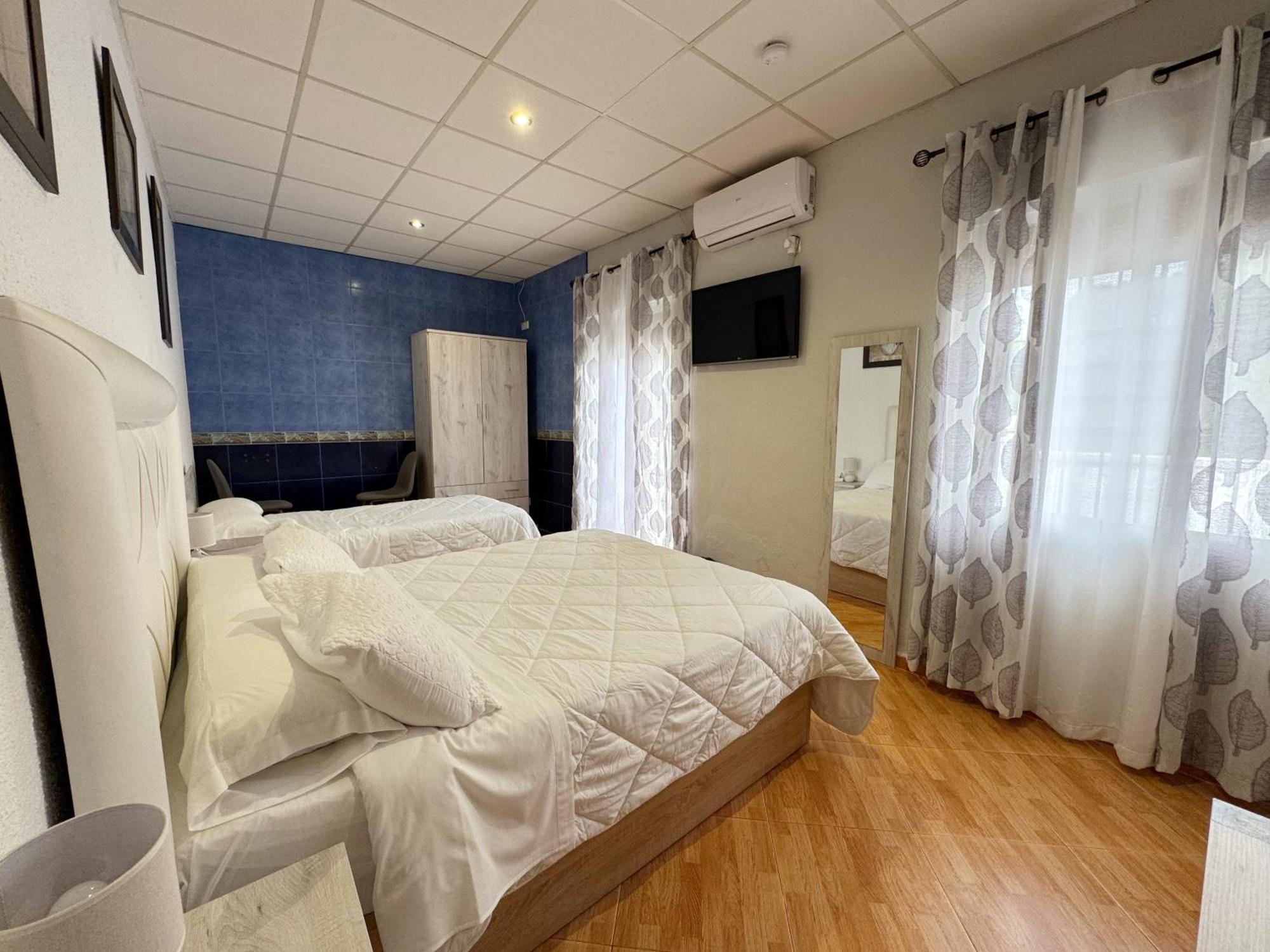 Hostal El Brillante - Alojamientos El Duque Cordoba Phòng bức ảnh